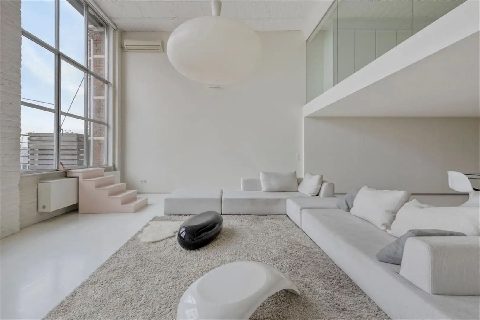 Trendy loft met 2 parkeerplaatsen foto 11