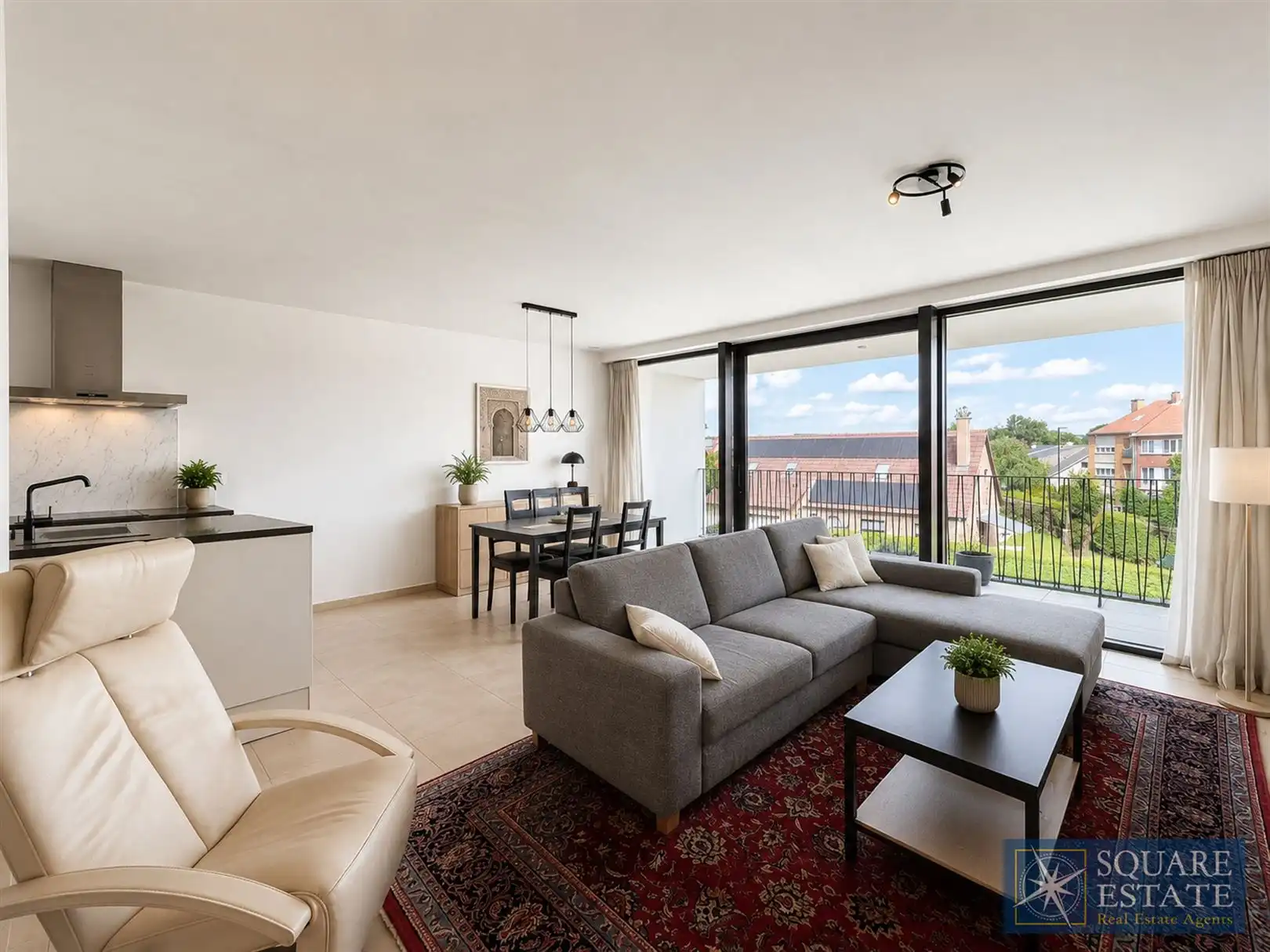 Prachtig appartement met 2 slaapkamers foto {{pictureIndex}}