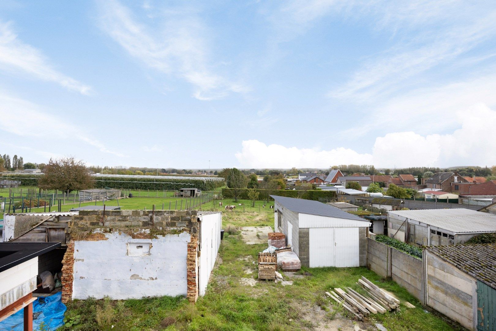 Prachtig vernieuwde woning verder af te werken. foto 26