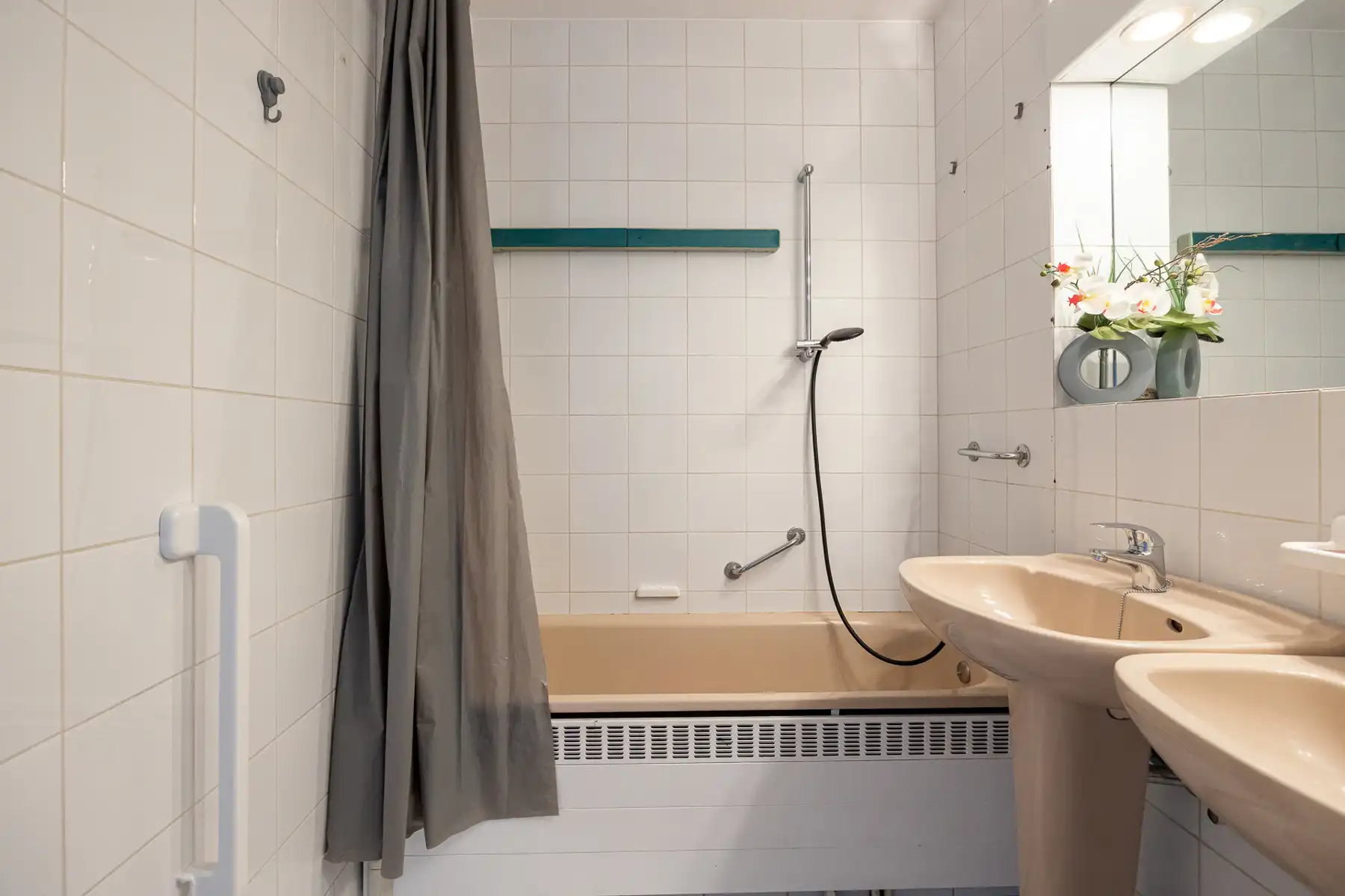 Zeer ruim appartement met 2 terrassen, 2 bergingen en garage foto 14