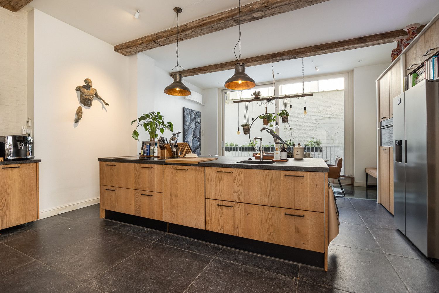 Unieke en energiezuinige stadsvilla (224m²) met fantastisch zonneterras in het hart van historisch Antwerpen – luxe, rust en boordevol karakter! foto 8
