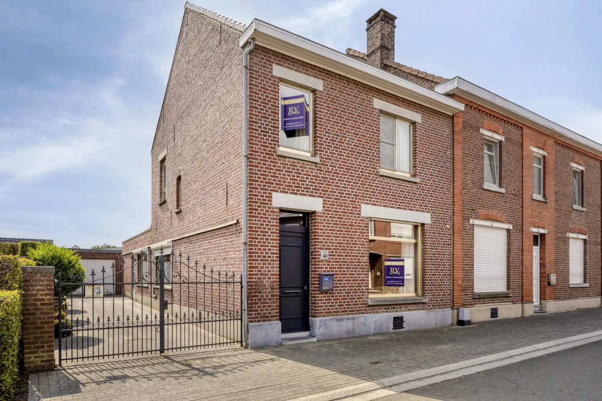 Hoofdfoto van de publicatie: TE RENOVEREN HALFOPEN WONING MET 3 SLPK'S IN RIEMST