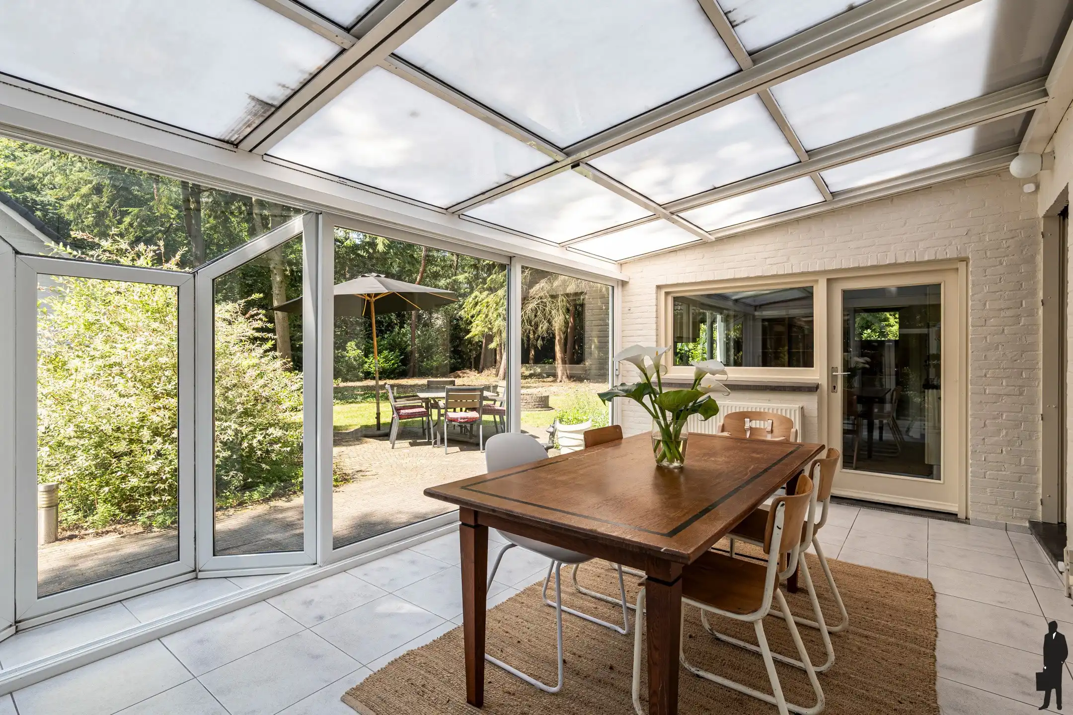 Vrijstaande woning op 1.588m² in villawijk nabij NL grens. foto 9