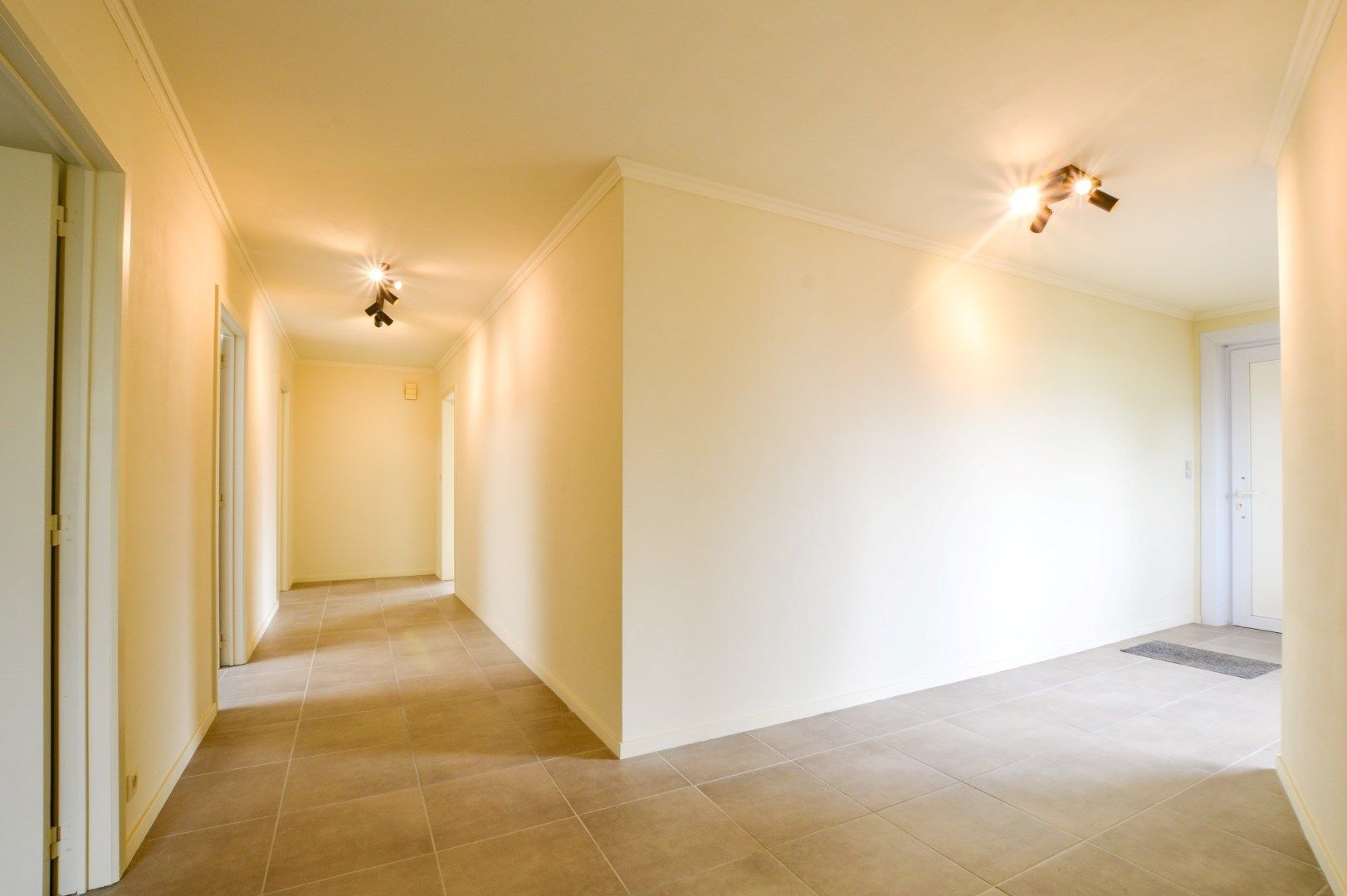 Ruim appartement (146 m²) met 2 slaapkamers in het centrum van Jabbeke foto 14