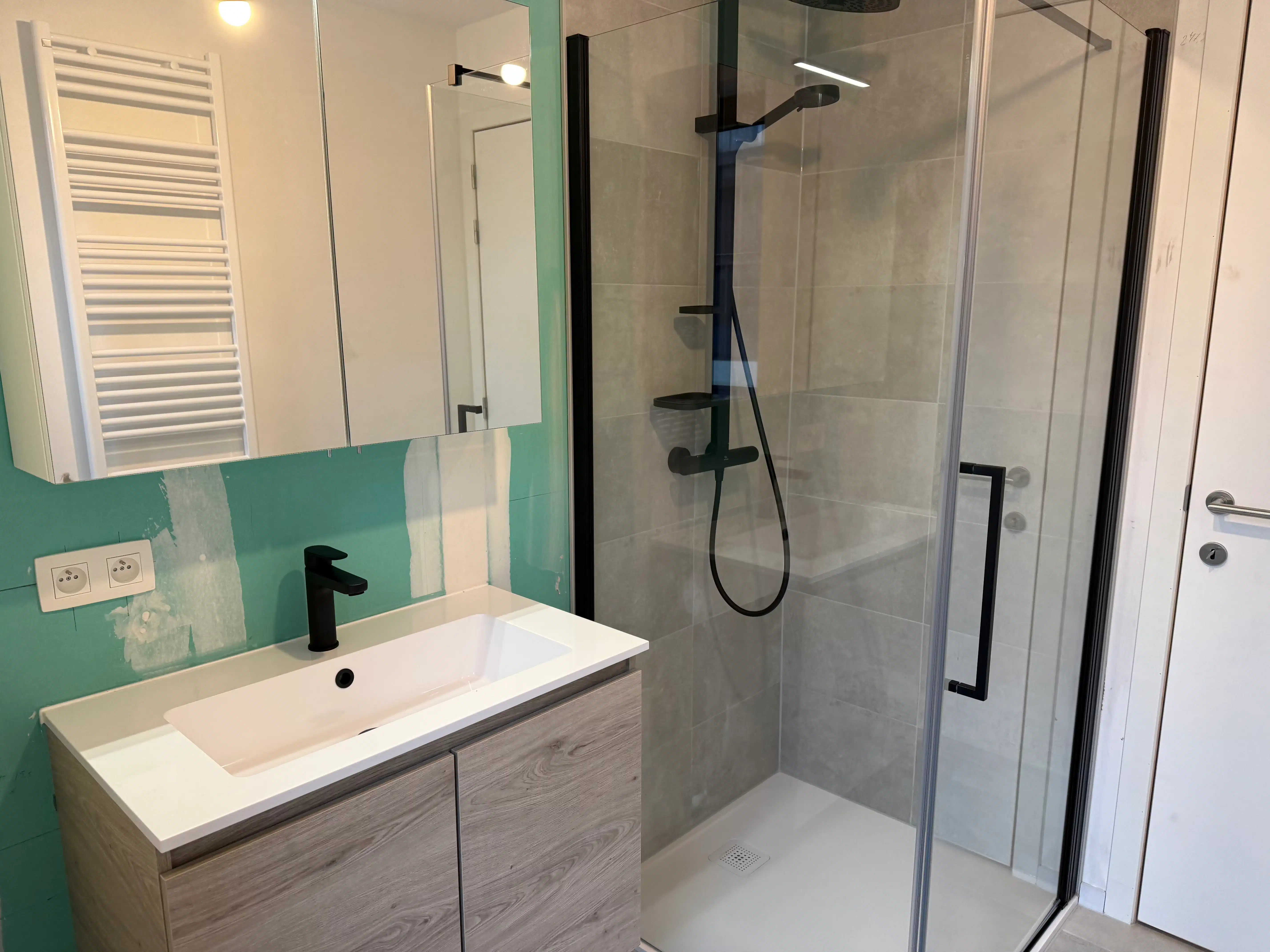 Te huur: Prachtig gelijkvloers 2-slaapkamerappartement met terras en privé-tuin foto 6