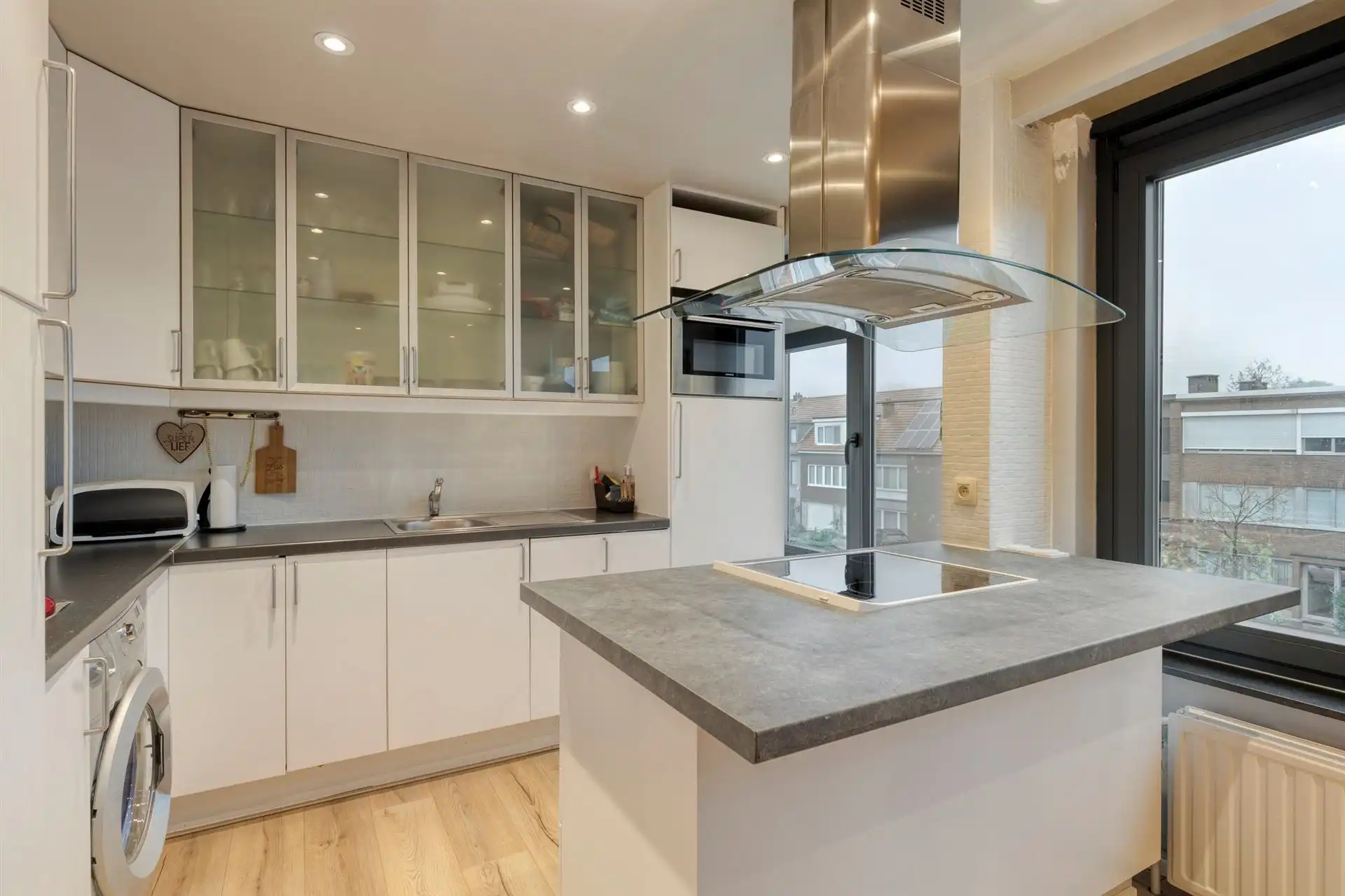 Instapklaar appartement van 78 m² met twee slpk's te Ekeren! foto 5
