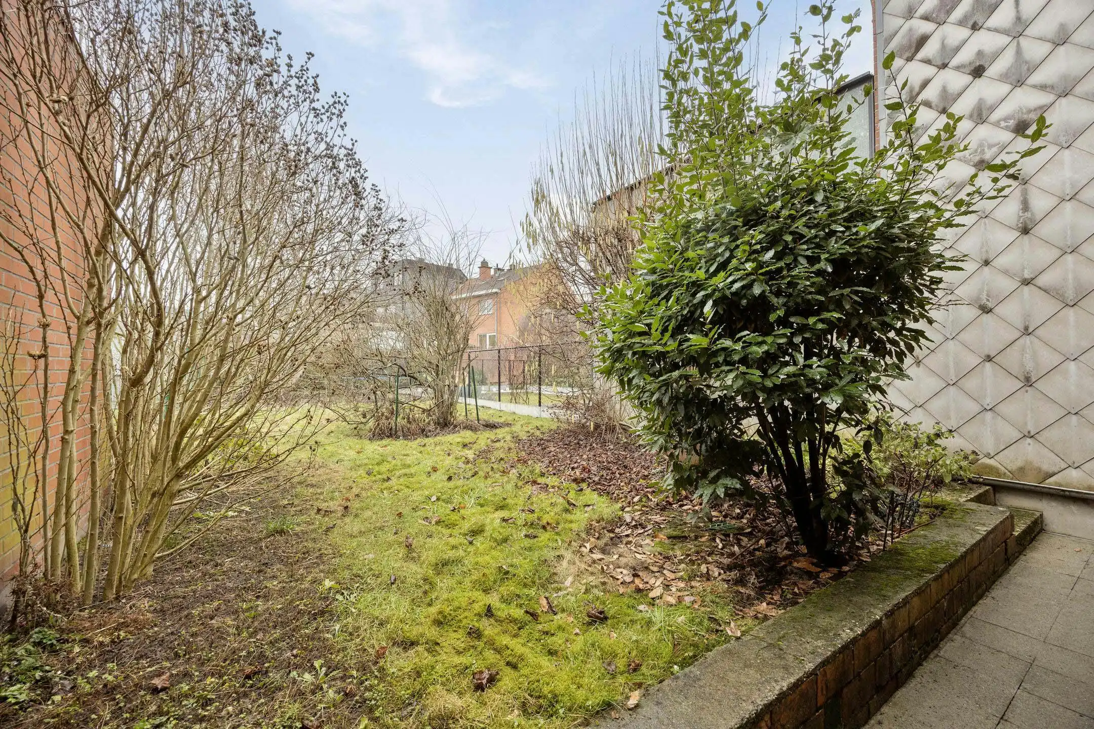 Op te frissen gezinswoning met inpandige garage en tuin op toplocatie in Strombeek! foto 21