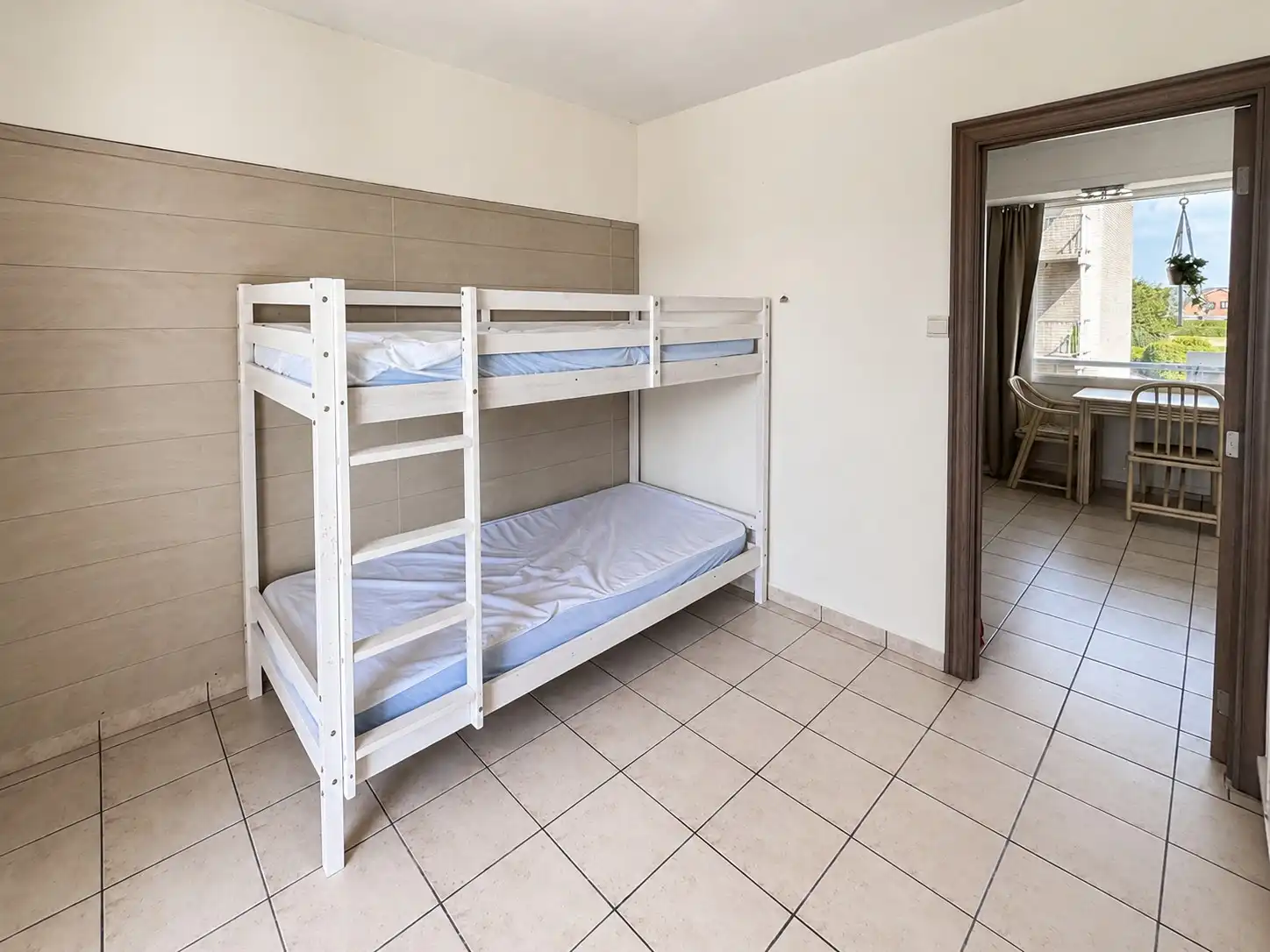 Instapklaar en smaakvol gerenoveerd appartement te koop in Park Atlantis, Vosseslag – De Haan. foto 5