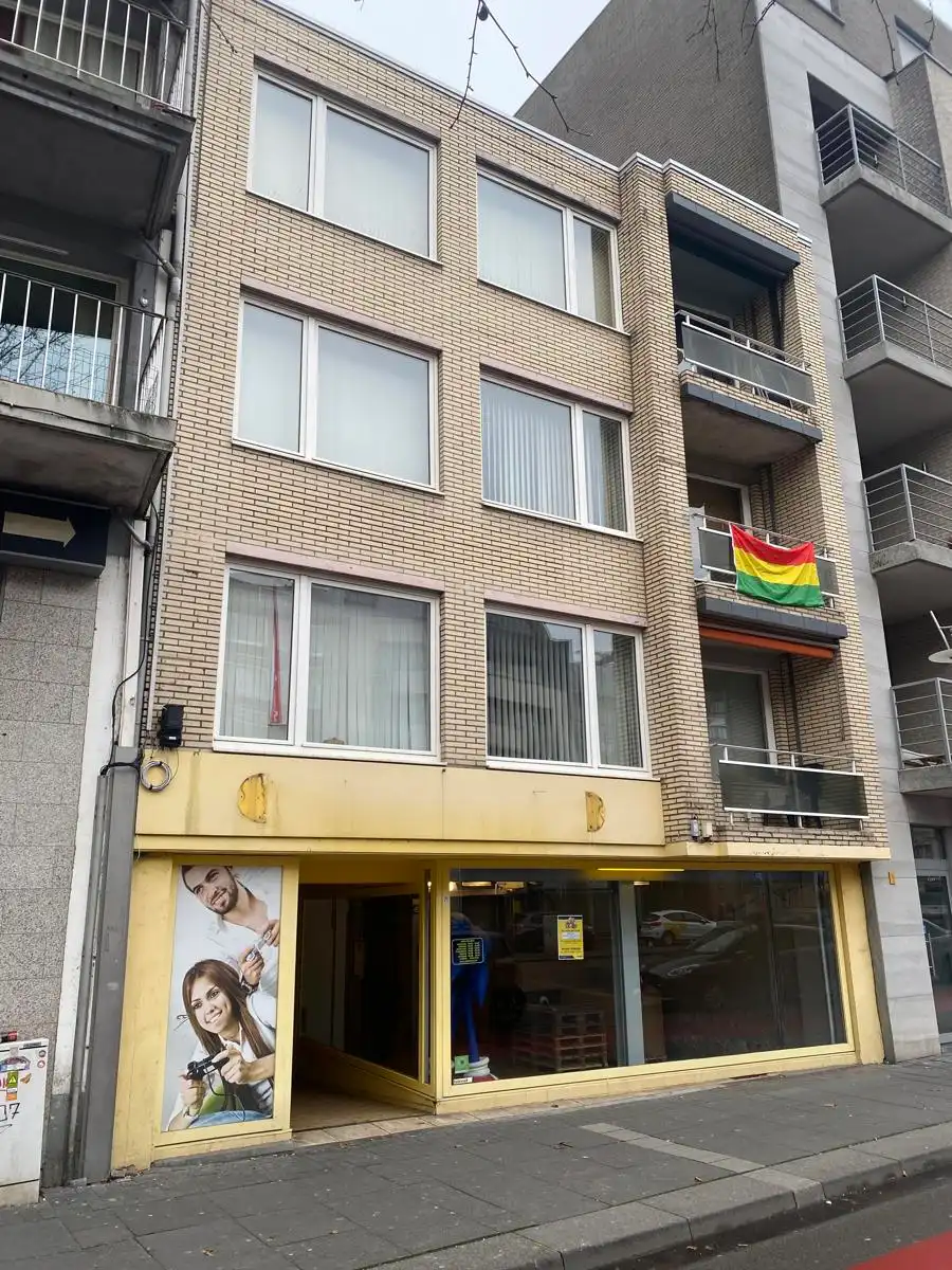 Handelsruimte 290 m² te huur op Europalaan Genk foto 3