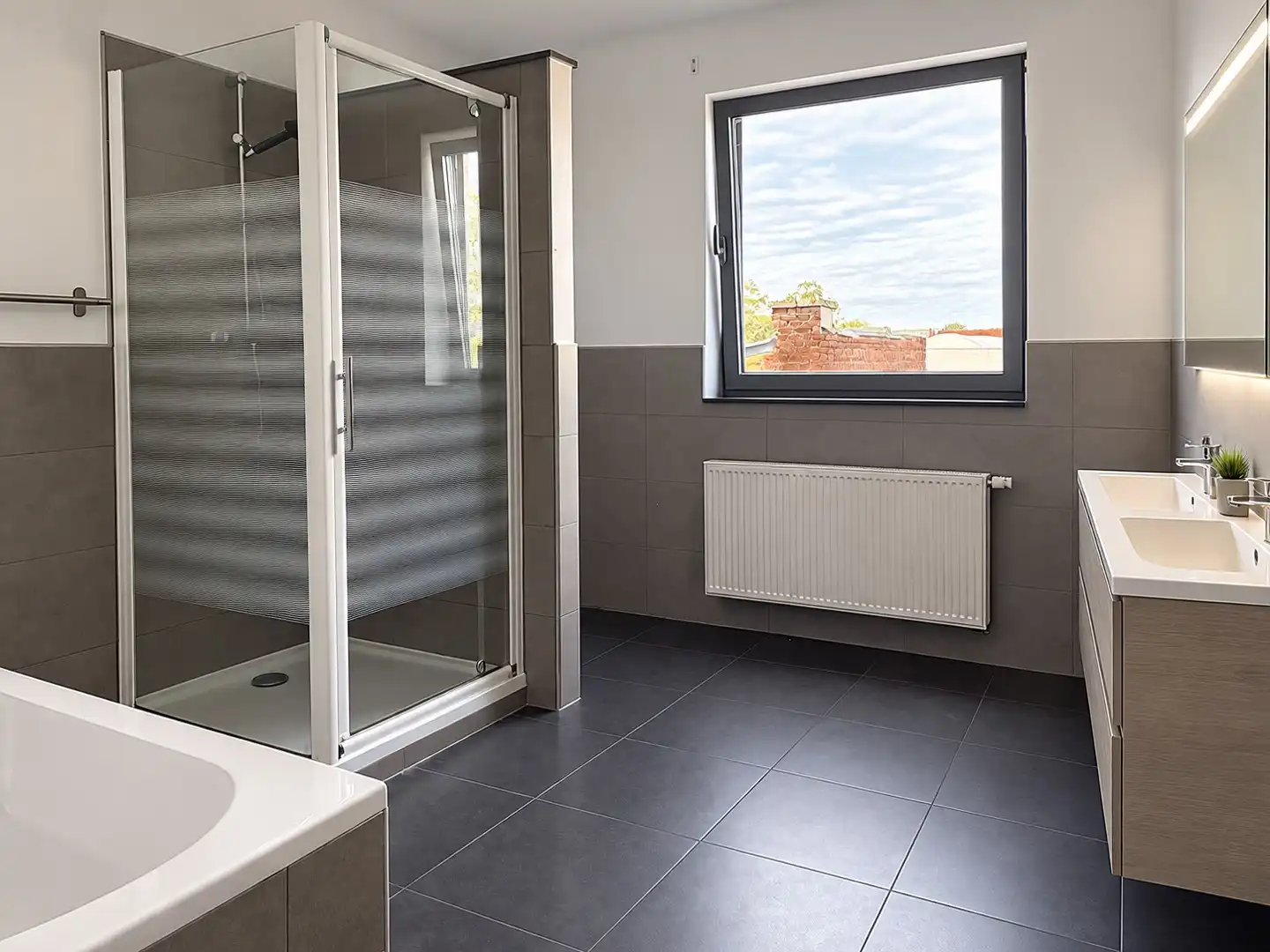 Appartement met 2 slaapkamers + garage te huur foto 12