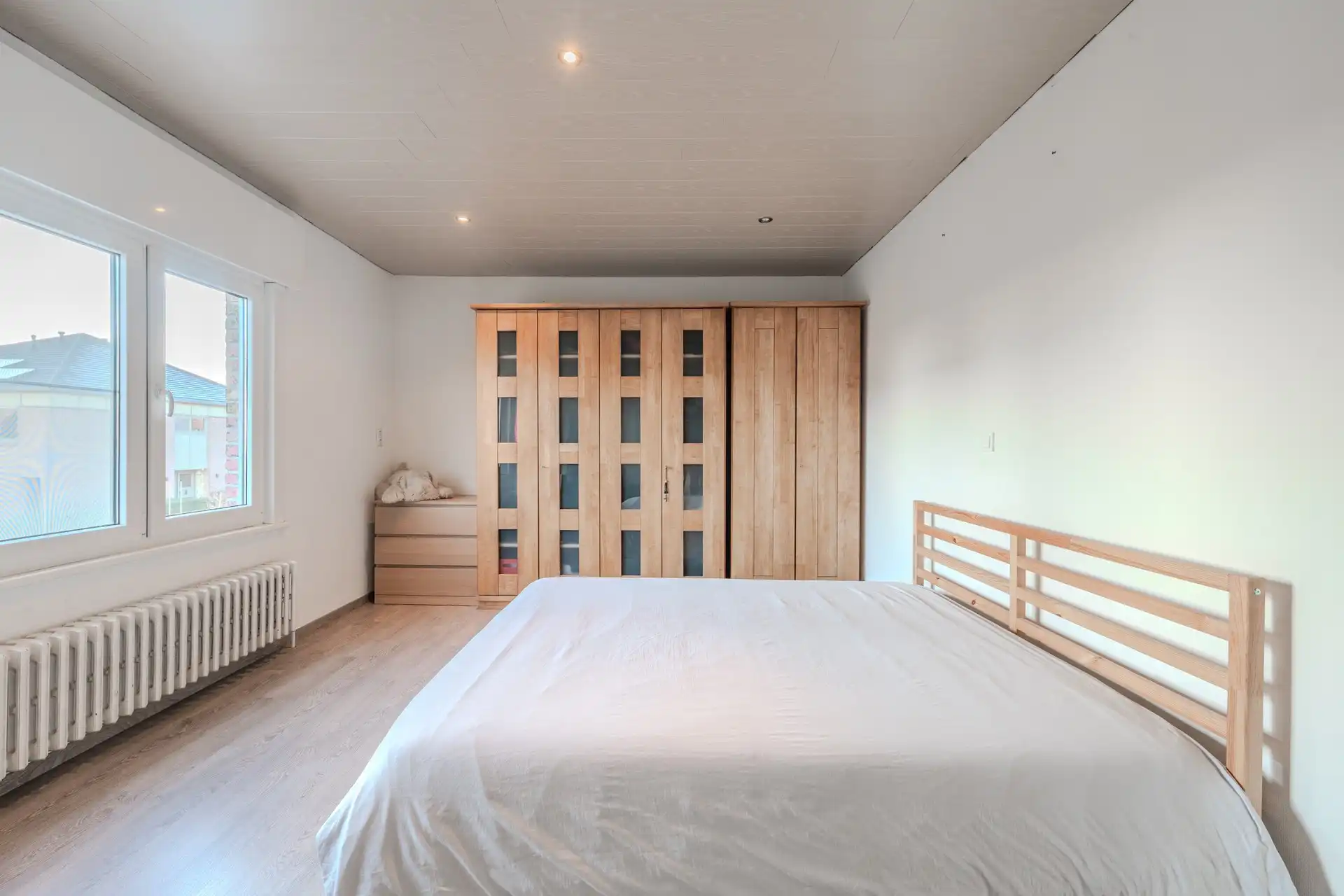 Ruime gezinswoning met garage en tuin in het rustige Pervijze. foto 10