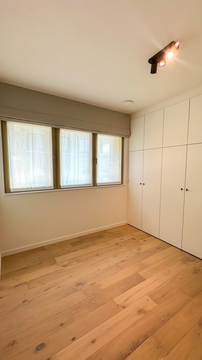 Ongemeubeld 2 slpk (of 1 bureau) app. met mooi terrras foto 11