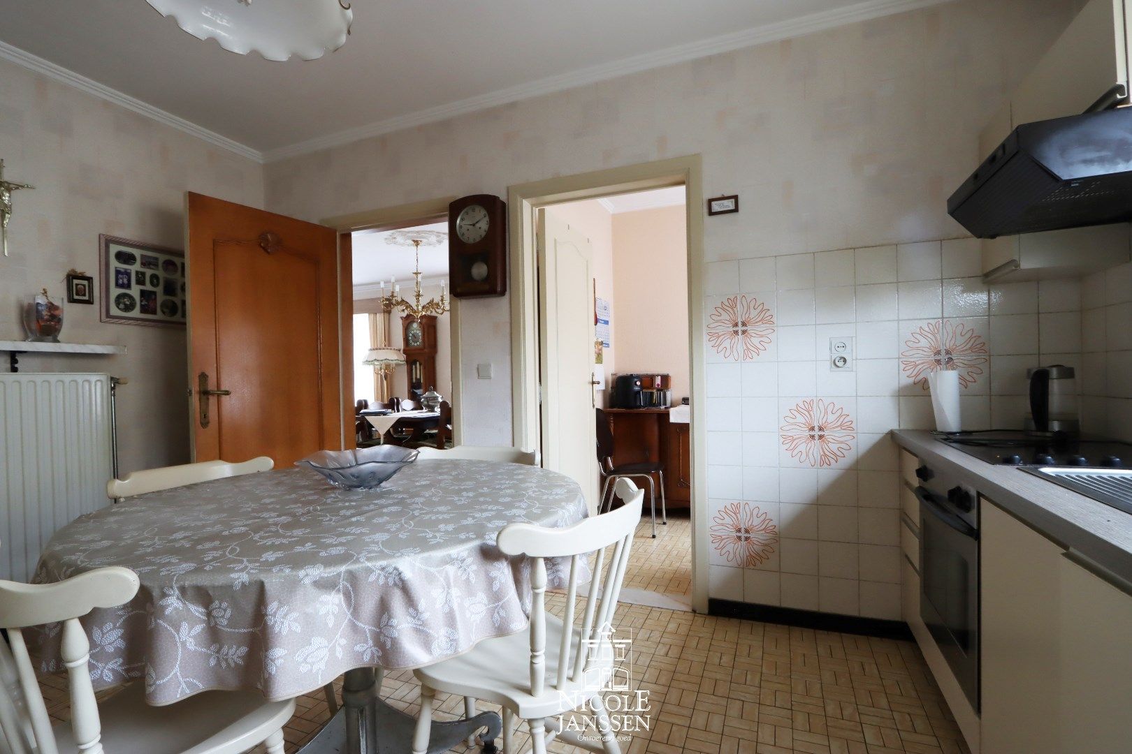 Verzorgde gelijkvloerse woning met tuin in verzorgde straat in centrum van Dilsen foto 10