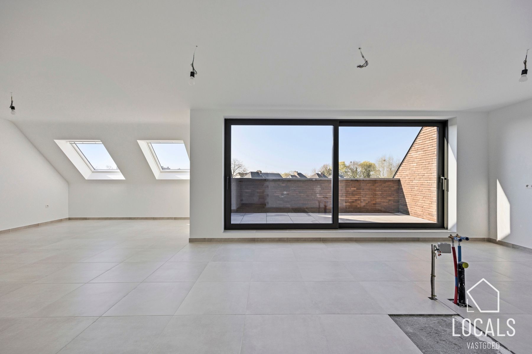 Modern en ruim duplexappartement met zonnig terras foto 7