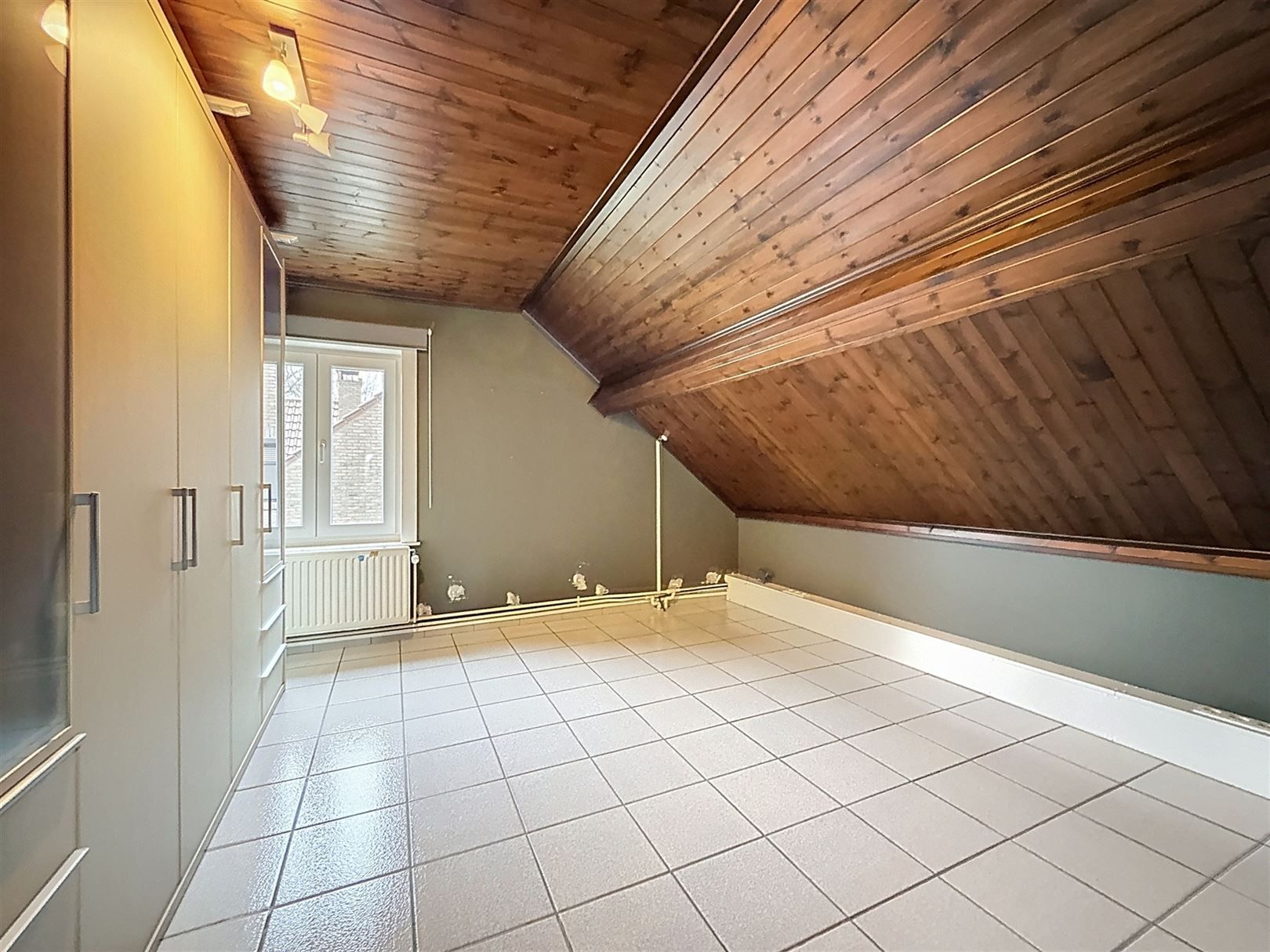 Ruime open bebouwing met 4 slpks, veranda, tuin, garage, 8a  foto 26