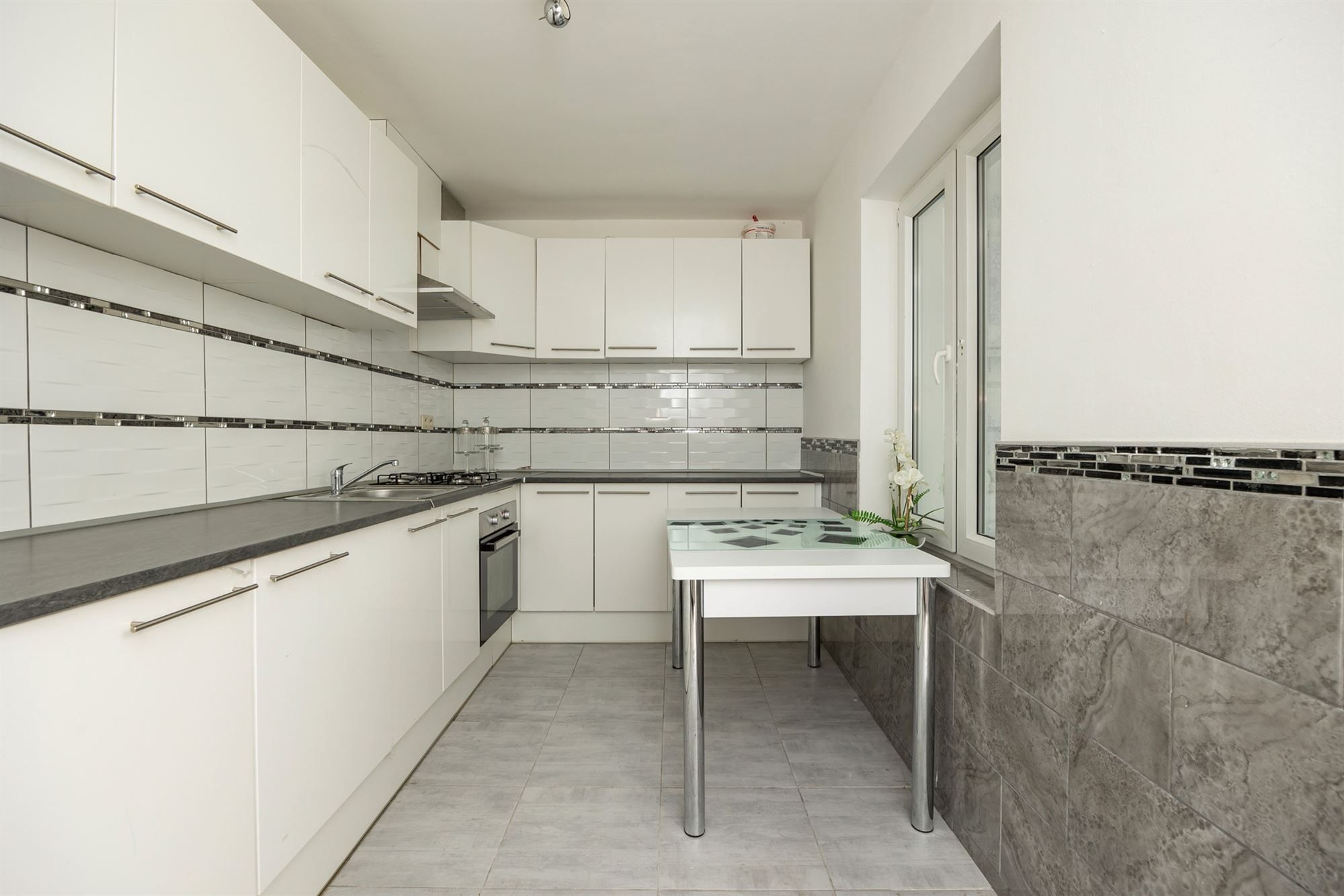 Instapklare woning met 6 slaapkamers en ruim aangelegde tuin foto 12