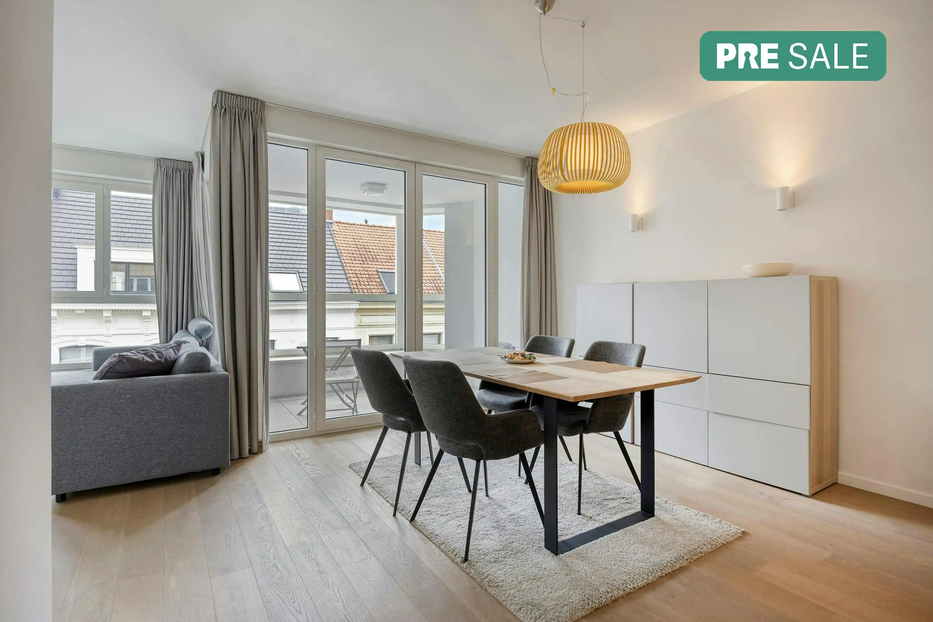 Recent appartement met twee slaapkamers en terras te koop in Berchem foto 4