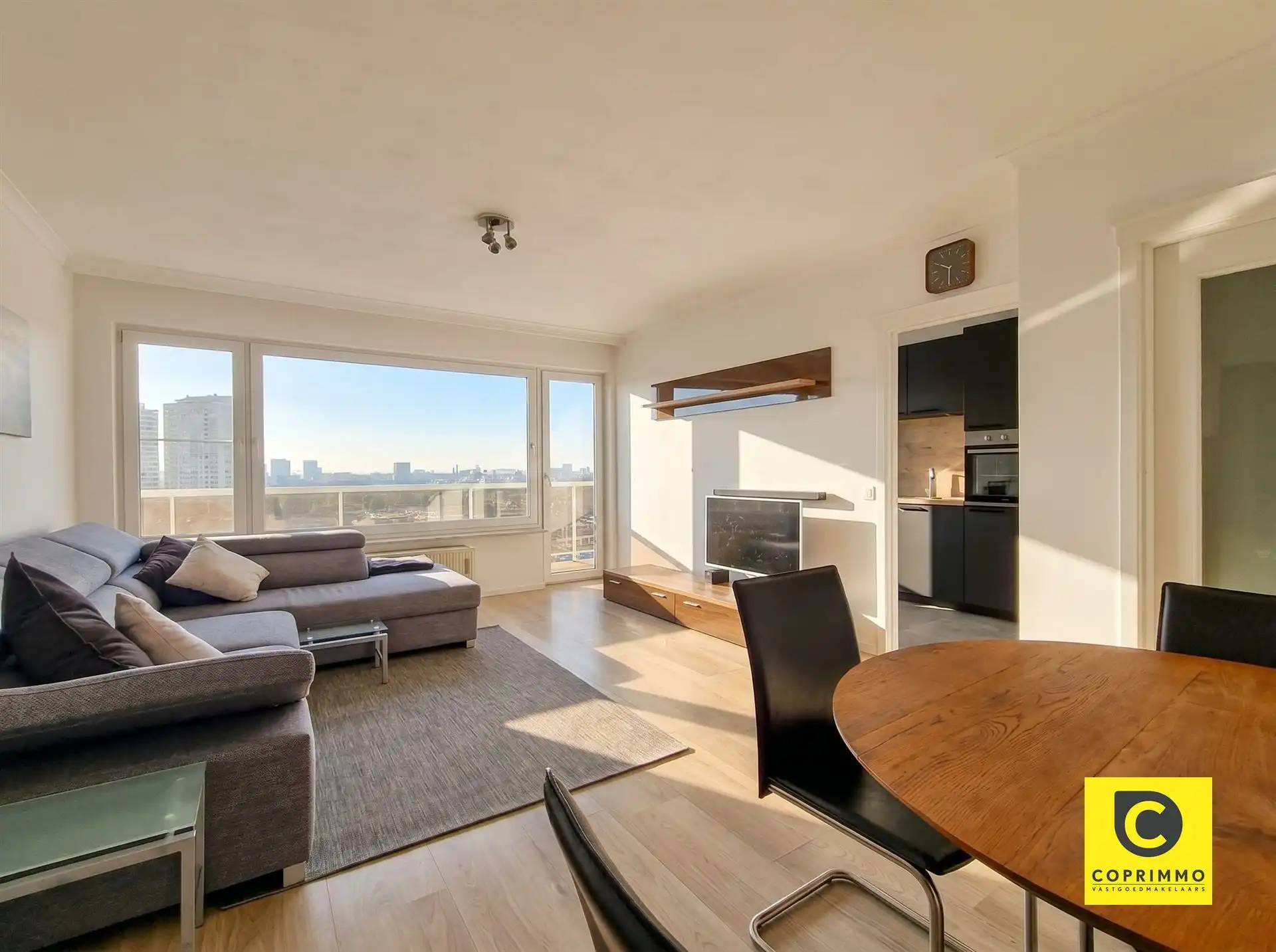 2 slaapkamer appartement met prachtig zicht! foto 3