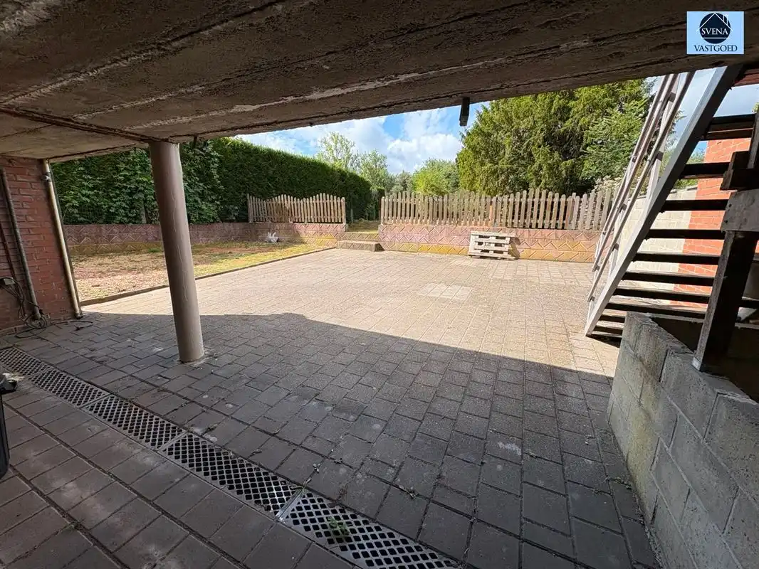 HALFOPENBEBOUWING MET 3 SLAAPKAMERS, TUIN EN GARAGE foto 11