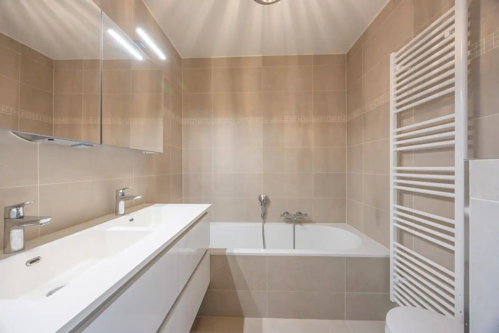 Prachtig duplex appartement op rustige locatie nabij centrum Bredene en zee foto 11