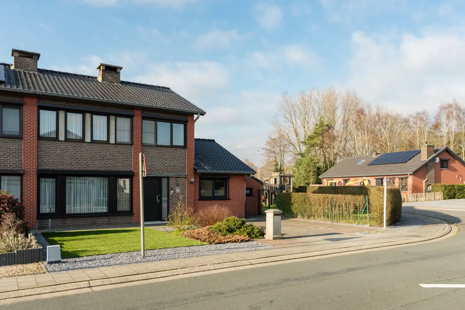 Instapklare  gezinswoning op ruim hoekperceel van 784 m² foto 36