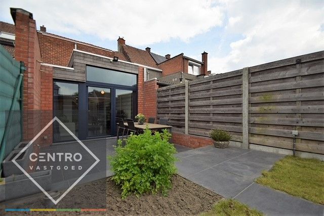 Volledig gerenoveerde woning met 3 slpks en leuke tuin! foto 22