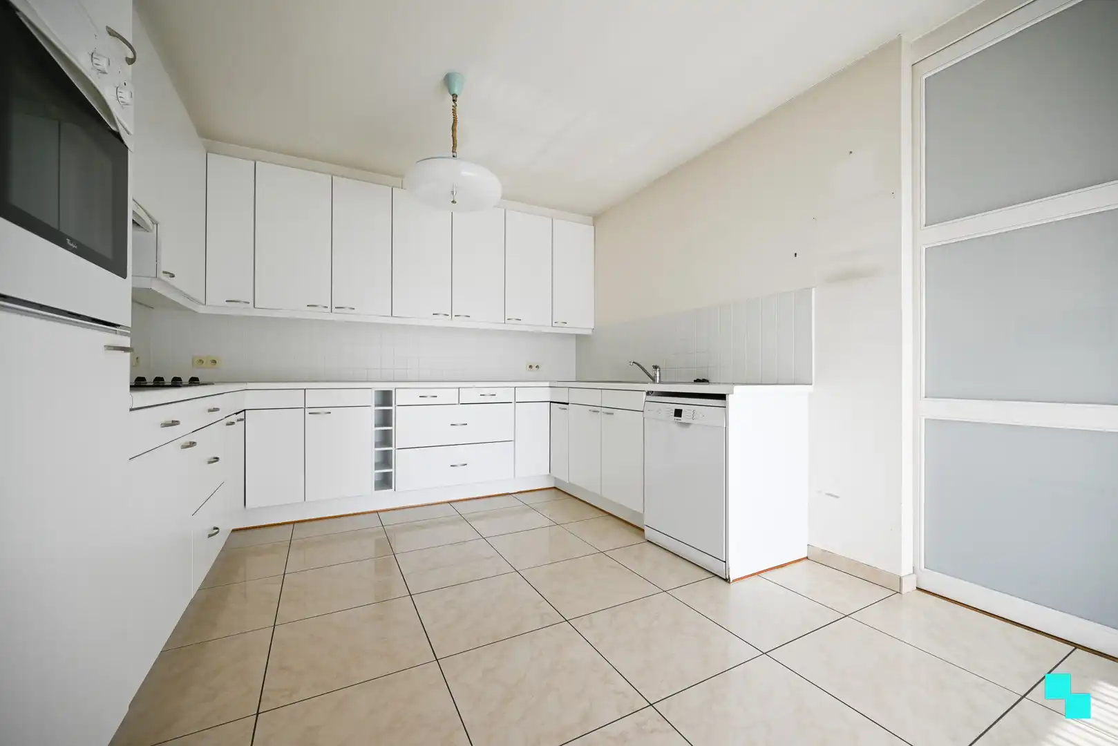Unieke penthouse met drie terrassen in hartje Izegem foto 8