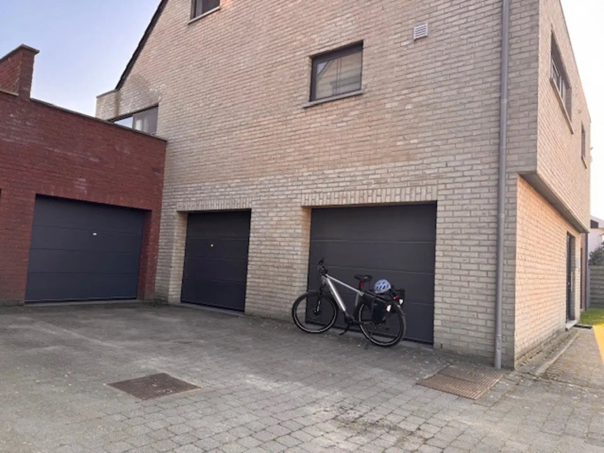 Net gelijkvloersappartement met 3 slaapkamers,garage en tuin foto 17