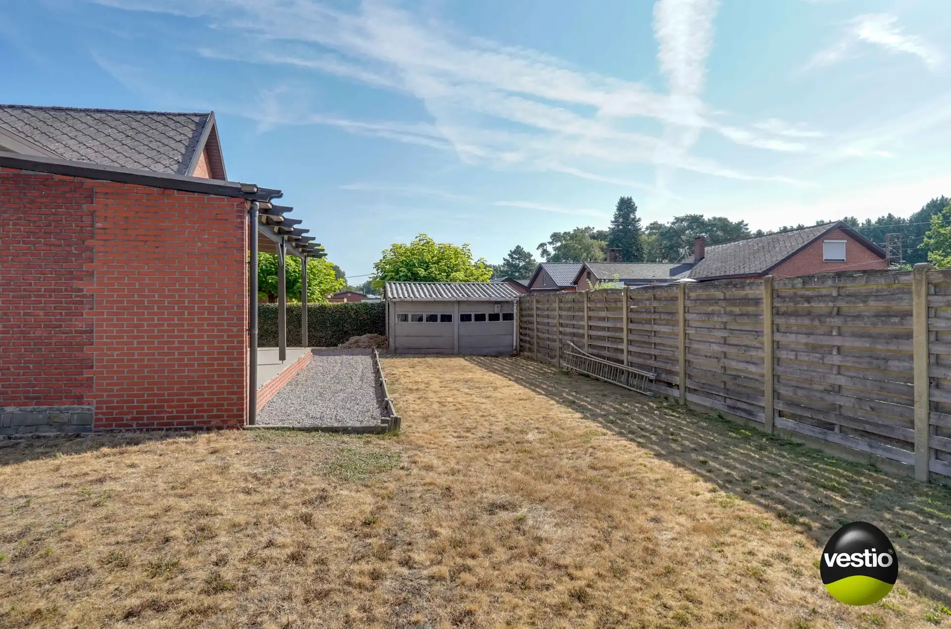 RUSTIG GELEGEN, TE RENOVEREN WONING TE STAL-KOERSEL foto 9