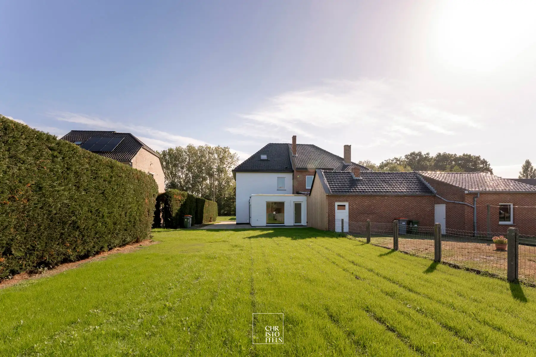 Gerenoveerde gezinswoning met tuin op een rustige locatie!  foto 13