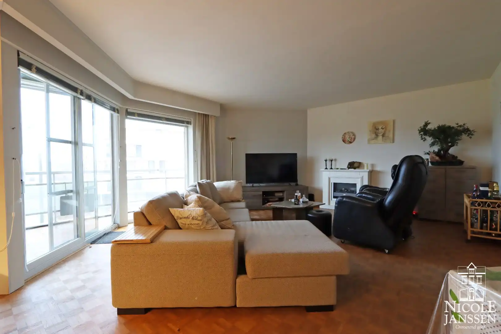 Ruim en instapklaar appartement met terras vlakbij het centrum foto 6