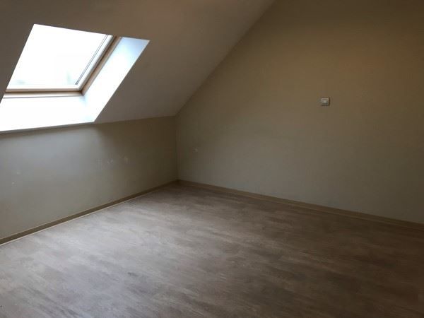 Gezellige halfopen woning met 3 slaapkamers, veranda en carport in Paal foto 5