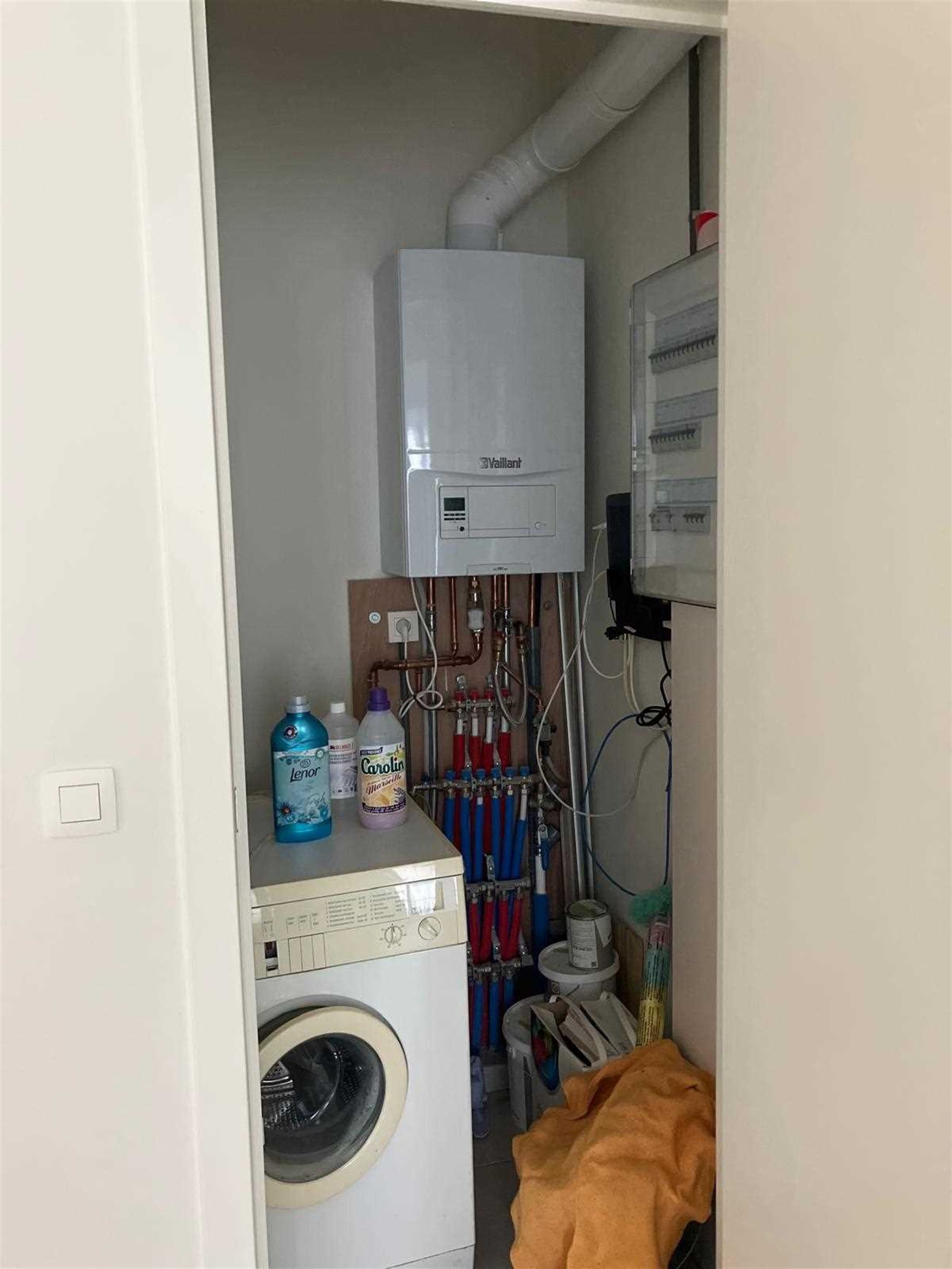 Appartement met autostaanplaats en 2 slaapkamers! foto 11