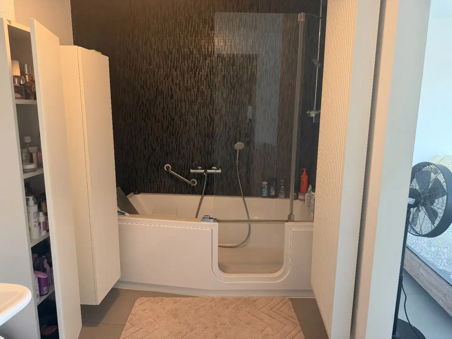 Centraal gelegen appartement in Roeselare met 2 slaapkamers foto 8