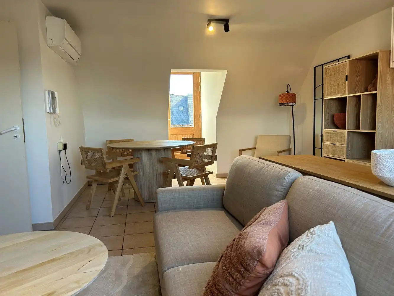 Ruim en lichtrijk 1-slaapkamerapp met terras! foto 2