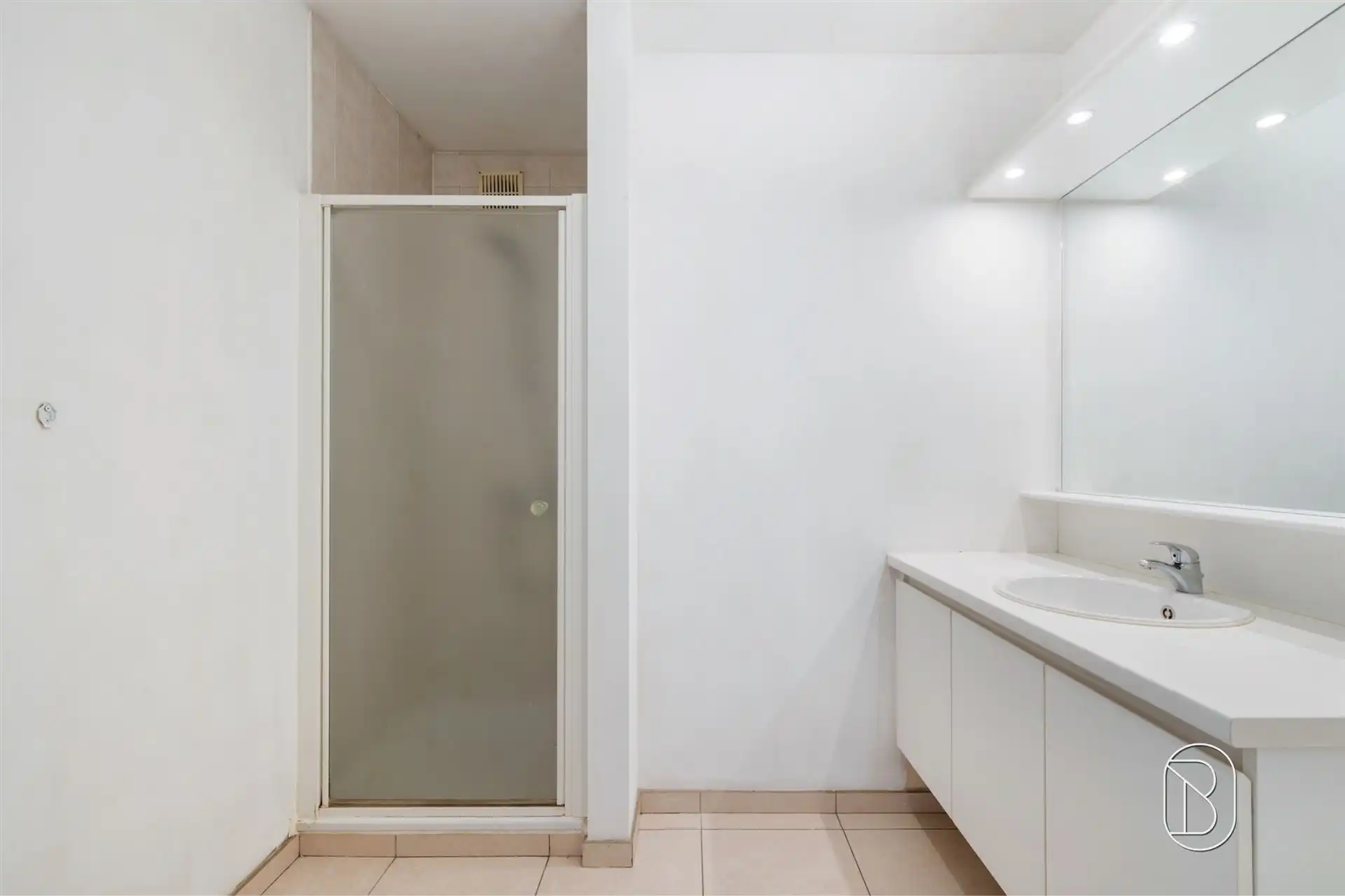 Ruim appartement met 2 slpk op topligging in Oostrozebeke foto 7