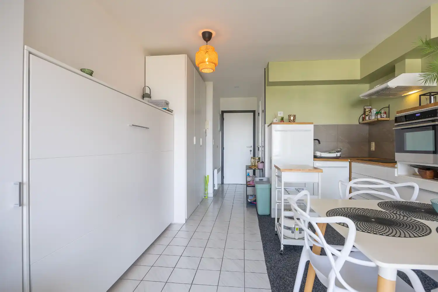 Gerenoveerde studio met zonnig terras te koop in Middelkerke foto 12