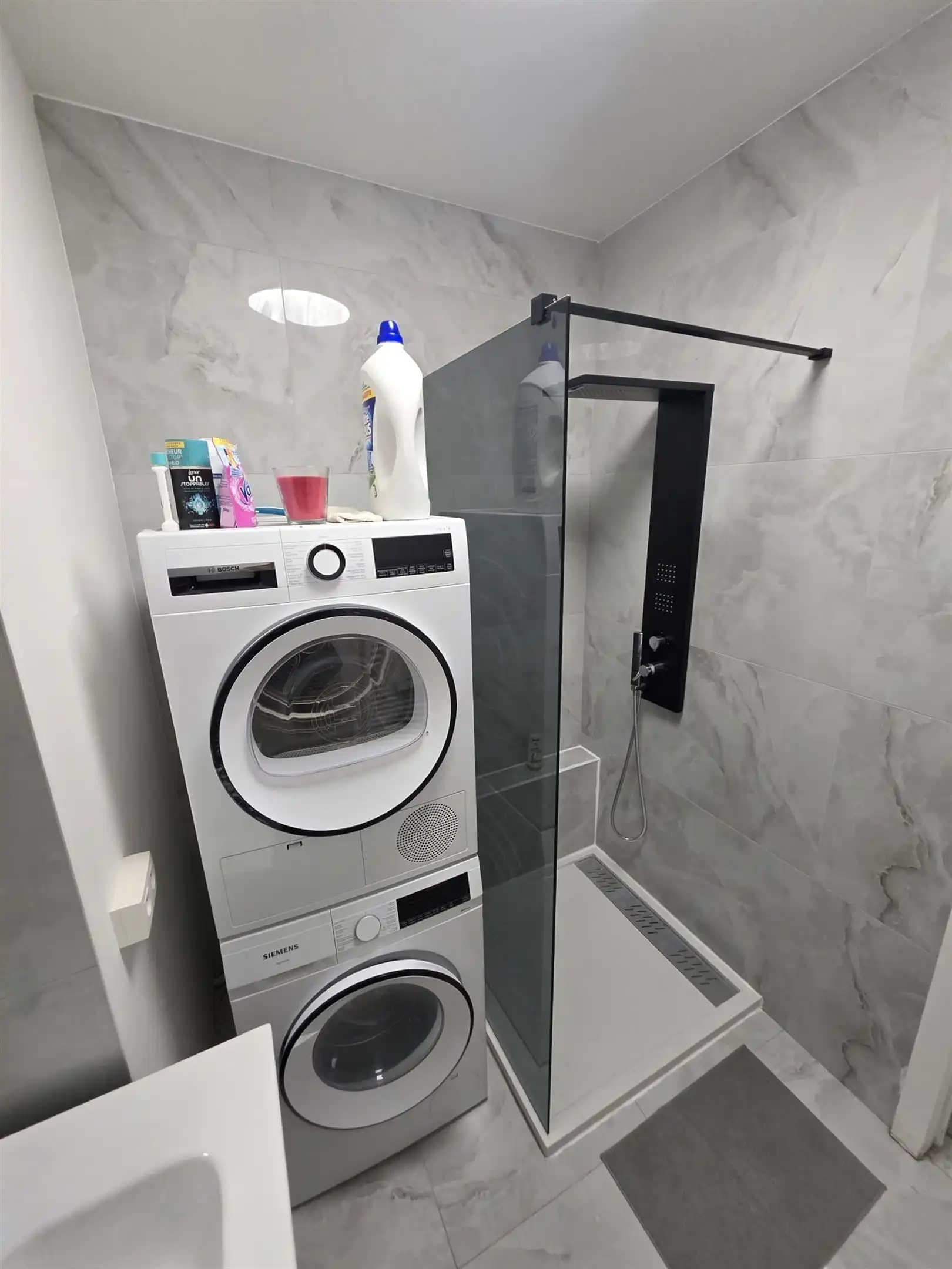 Lichtrijk appartement, centrum Wilrijk foto 9