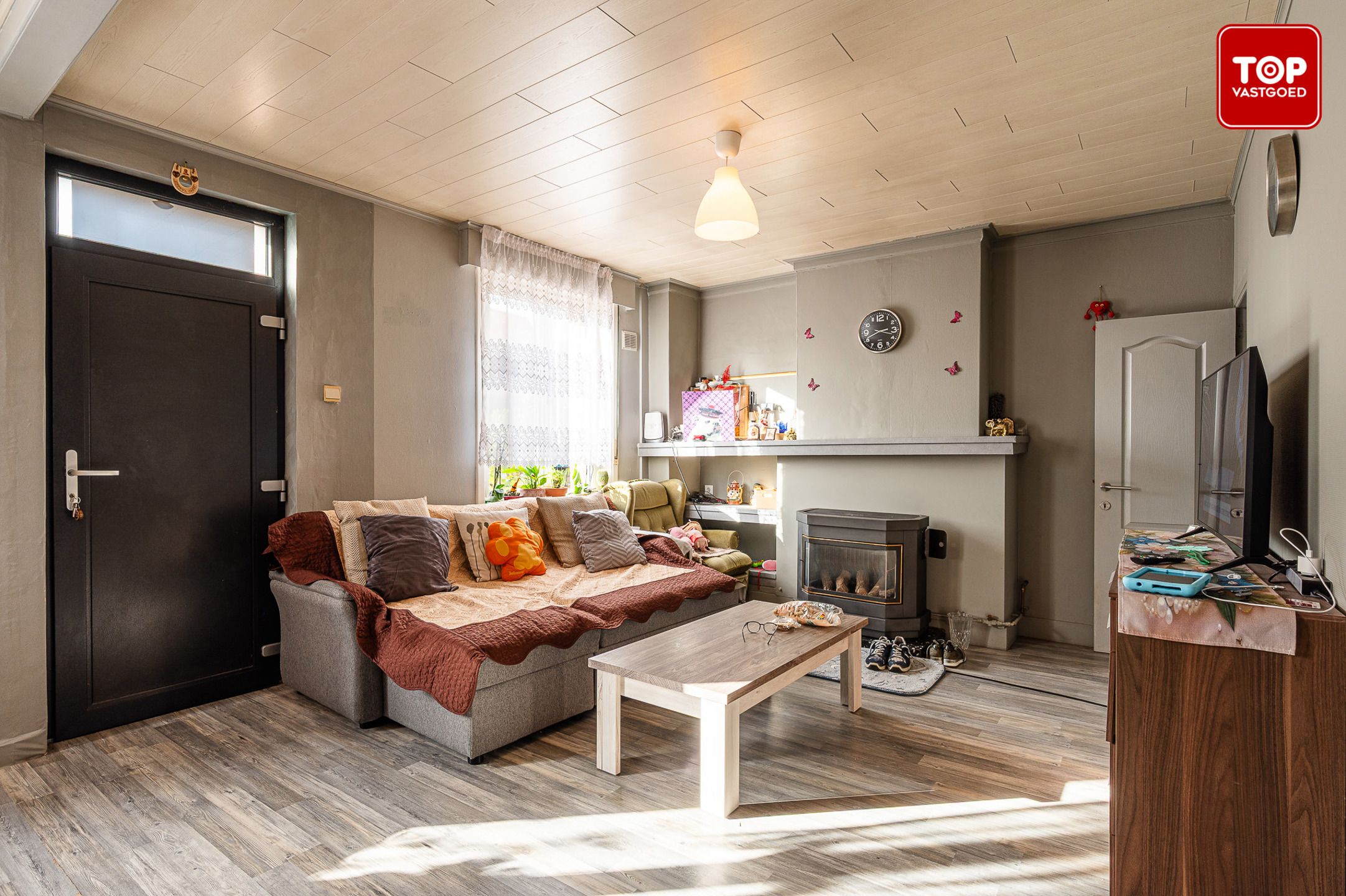 Landelijk gelegen woning met veel potentieel foto 6
