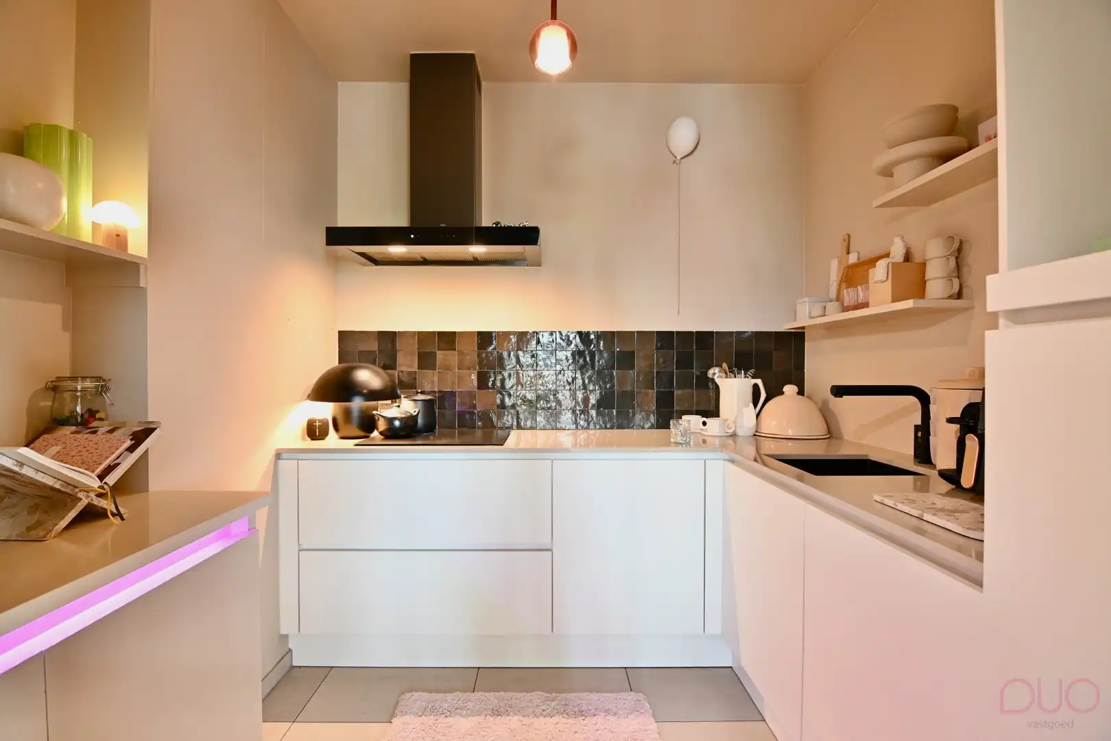 Wonen aan het water, midden in het bruisende hart van Hasselt – perfect bereikbaar en volledig instapklaar! foto 11