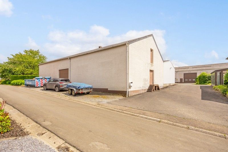 Woning, open bebouwing met naastliggende, grote loods op 18are foto 39