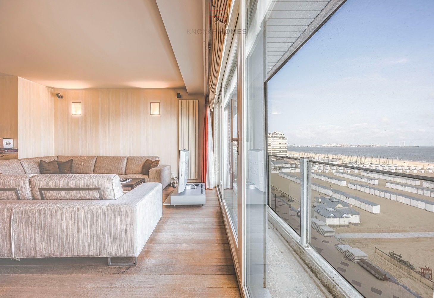 Stijlvol gemeubeld appartement met frontaal zeezicht in Duinbergen foto 4