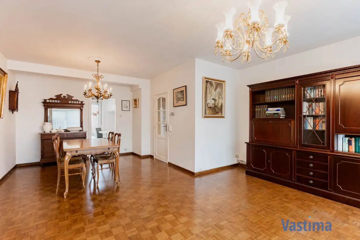 Gelijkvloers appartement met 2 slaapkamers, ruim terras en staanplaats foto 7