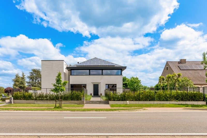 Zeer ruim en stijlvol penthouse met tuin en garage foto 27