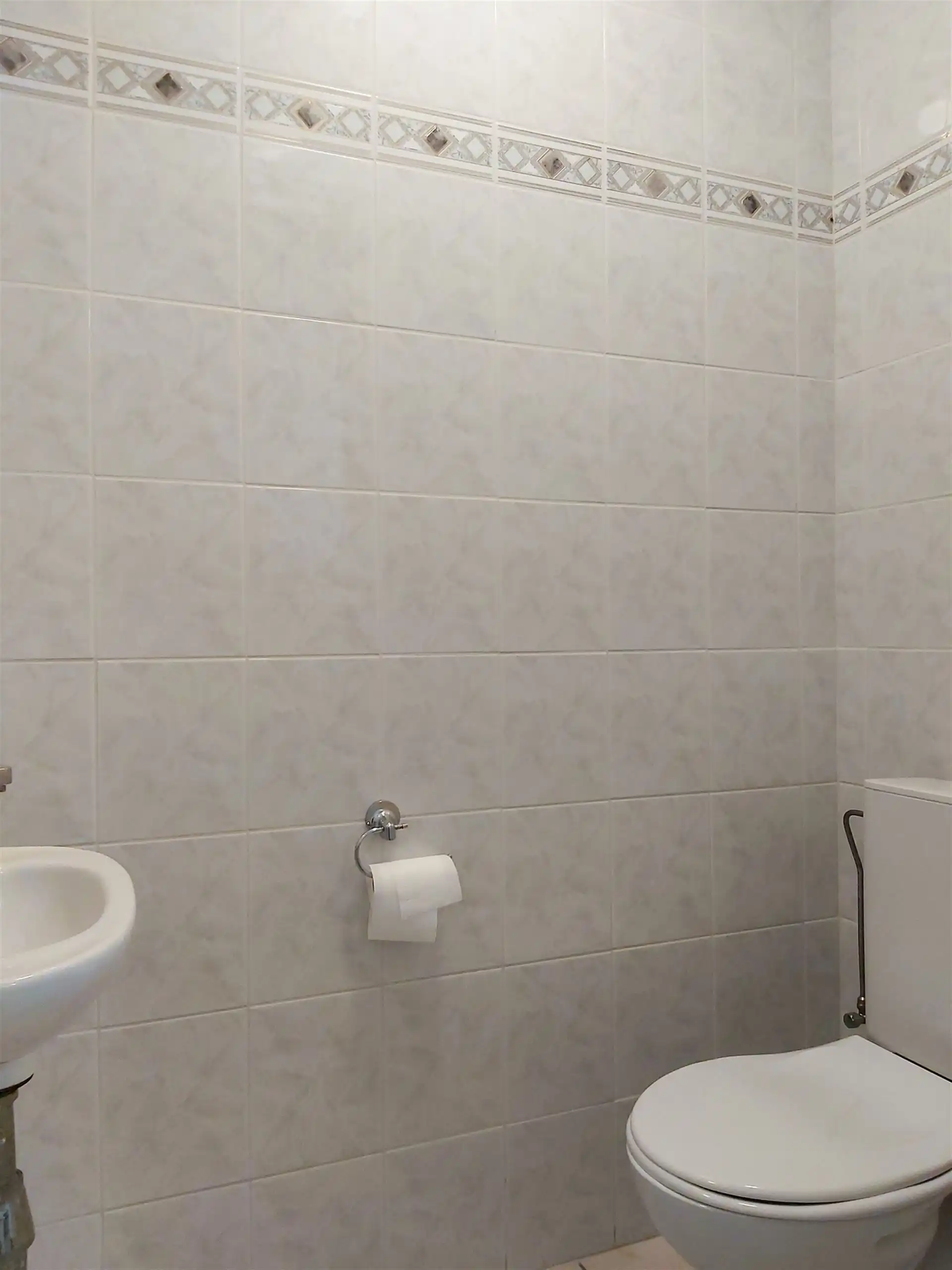 Gelijkvloers appartement met 2 slaapkamers, autostaanplaats en kelderberging in Maasmechelen! foto 14