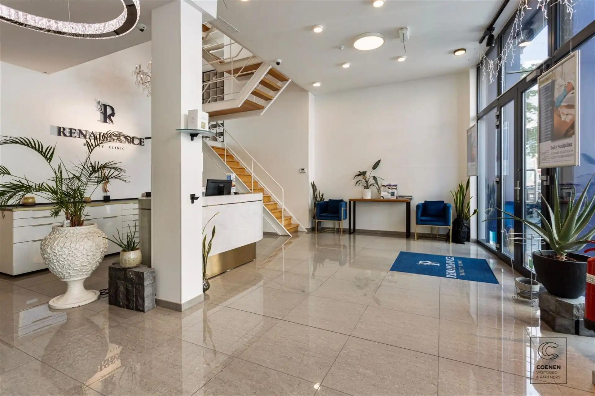 Prachtige handelsruimte met een bruikbare oppervlakte van 355 m² op een SCHITTERENDE locatie te Berchem! foto 2