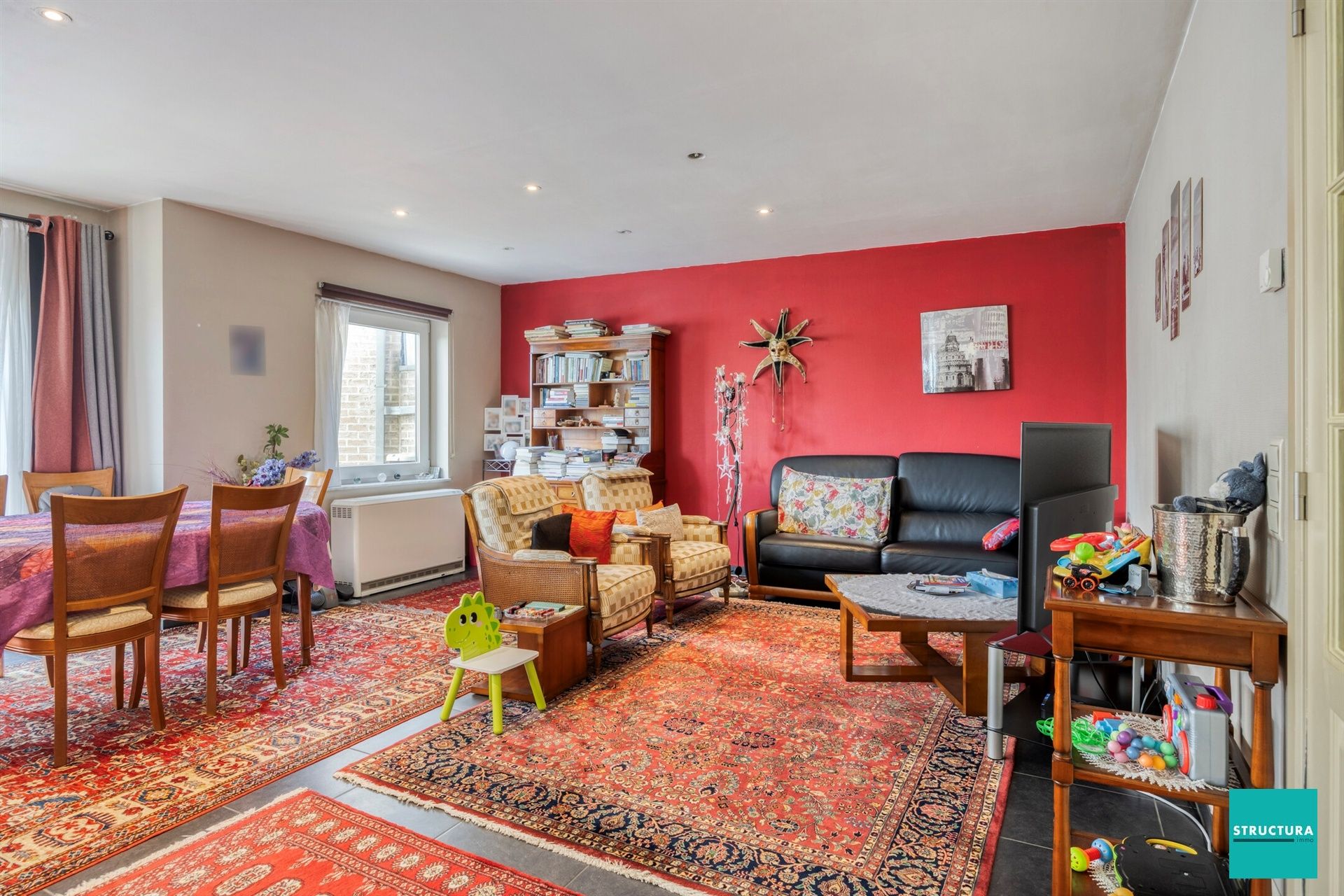 Ruim appartement met 2 kamers en terras foto 4