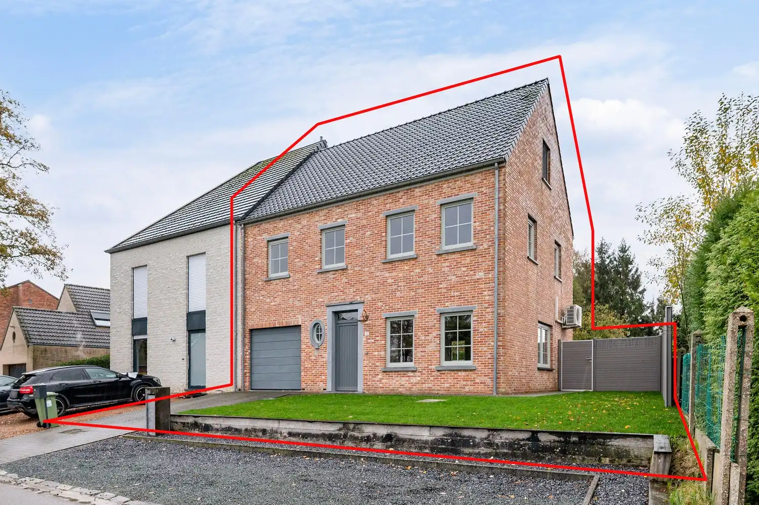 Ruime recente halfopen bebouwing met EPC-A foto {{pictureIndex}}