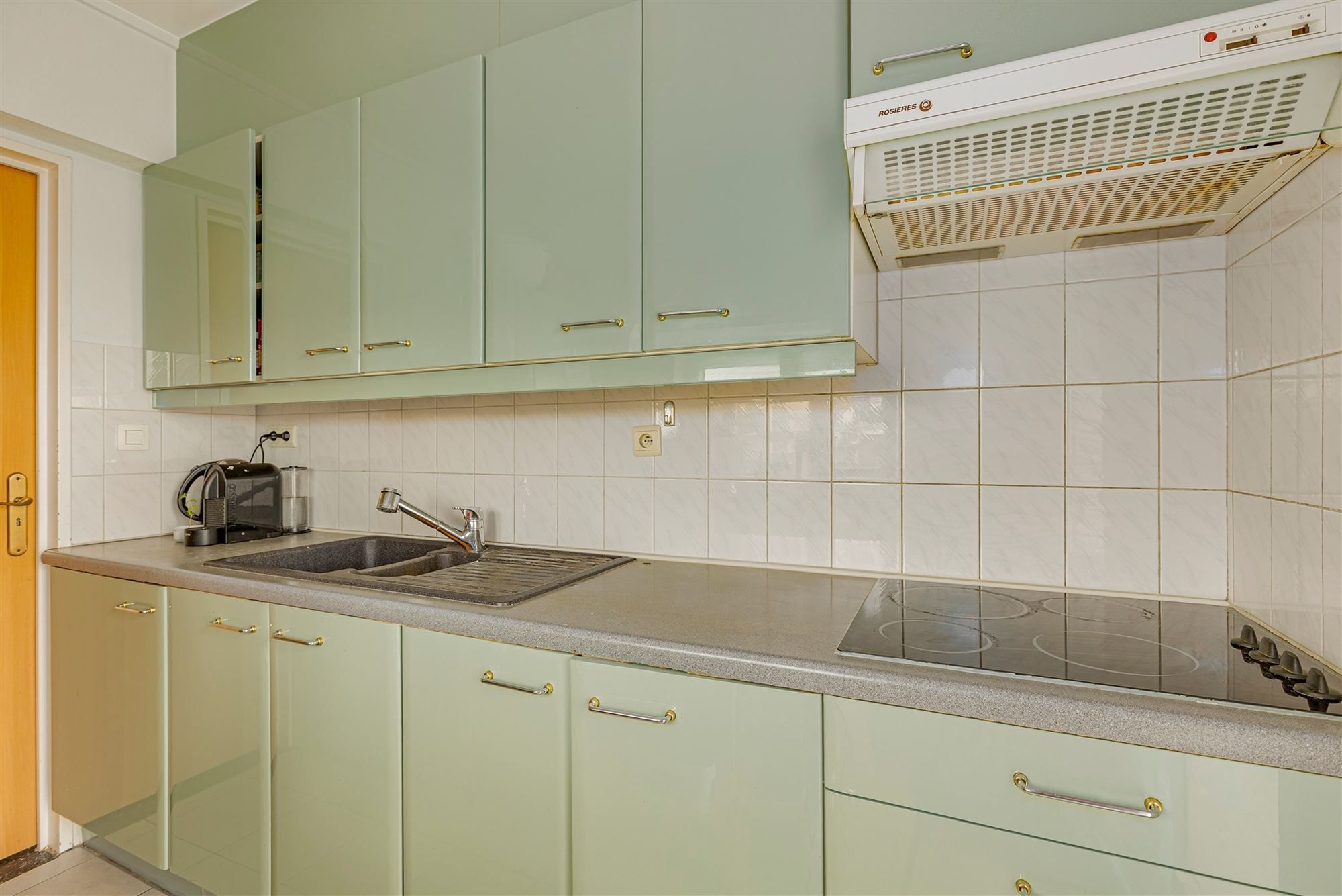 Instapklaar appartement met 2 slaapkamers en garagebox foto 5