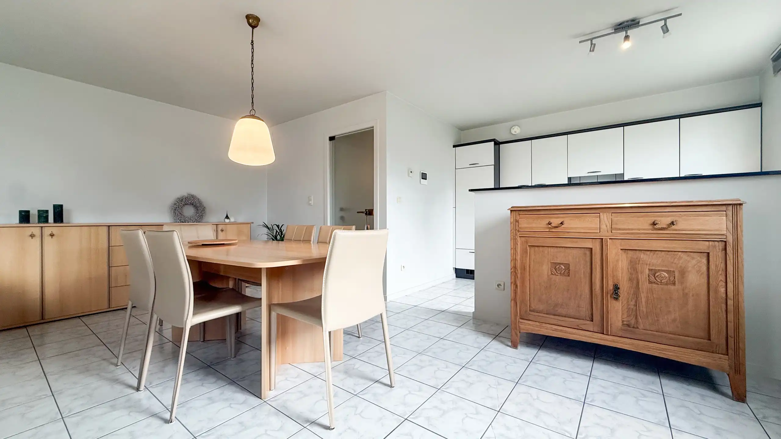 Ruim appartement op toplocatie met 2 slaapkamers! foto 9